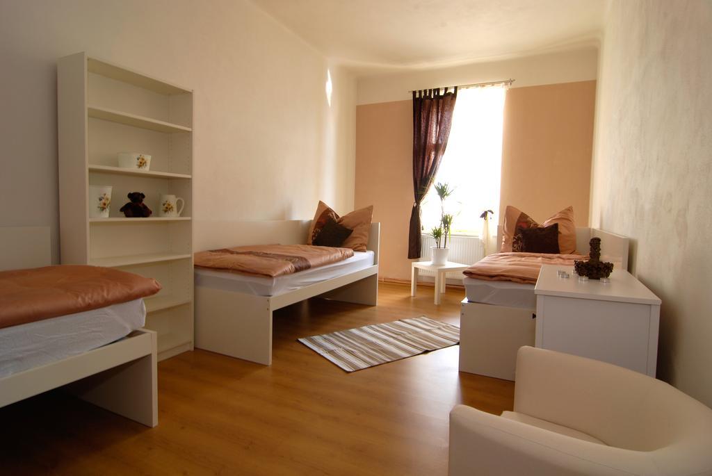 Fontana Pizzeria - Pension Ceske Budejovice Oda fotoğraf