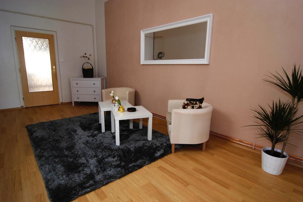 Fontana Pizzeria - Pension Ceske Budejovice Oda fotoğraf
