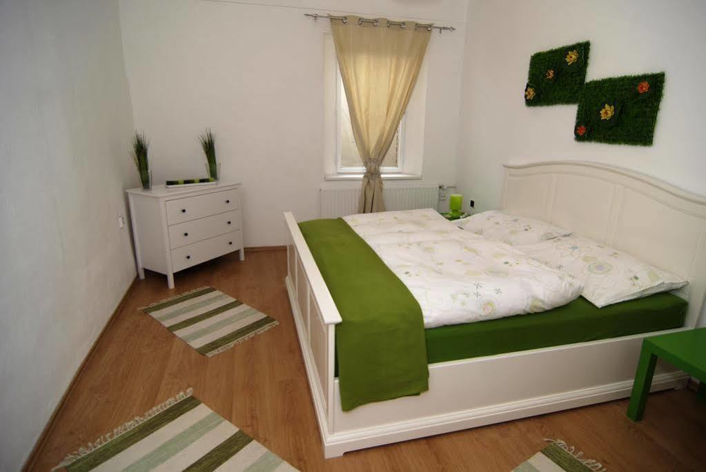 Fontana Pizzeria - Pension Ceske Budejovice Dış mekan fotoğraf