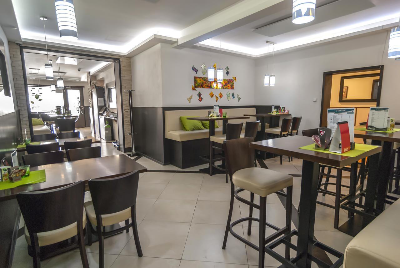 Fontana Pizzeria - Pension Ceske Budejovice Dış mekan fotoğraf