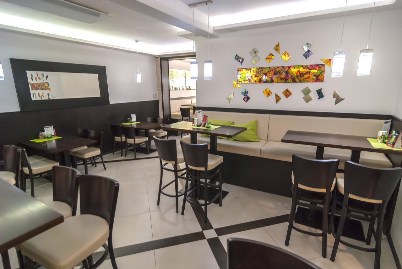 Fontana Pizzeria - Pension Ceske Budejovice Dış mekan fotoğraf